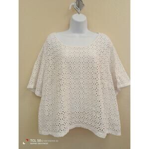 Lane Bryant White Light Weight Short Sleeve Top. Size 26-28